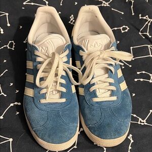 Adidas Men's Blue and White Suede Gazelle, size 7.5 men/9 women